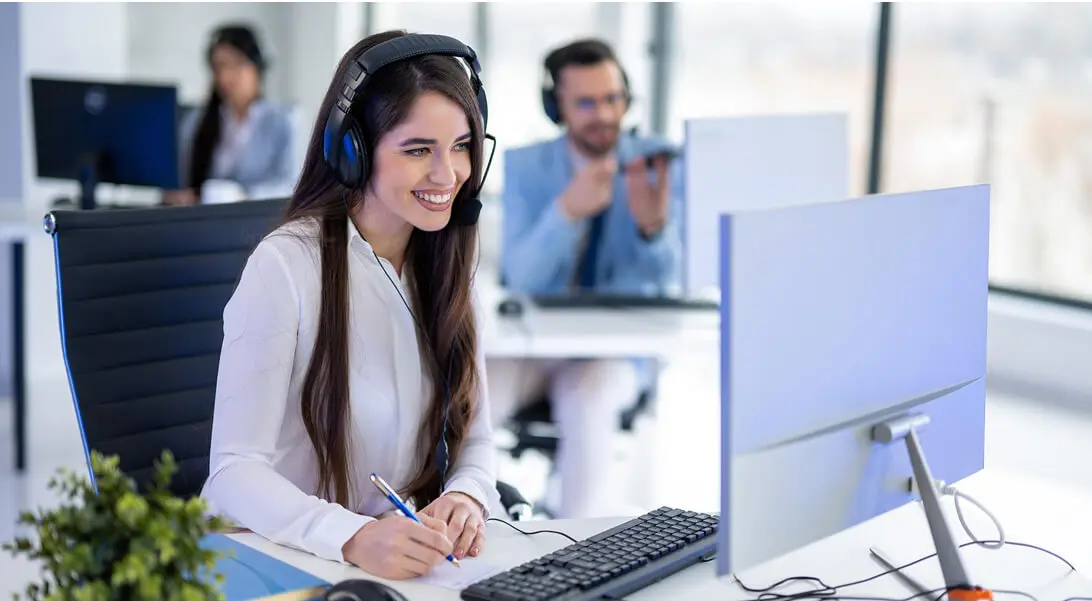 Inbound vs Outbound Call Centers: The Difference, Explained Simply